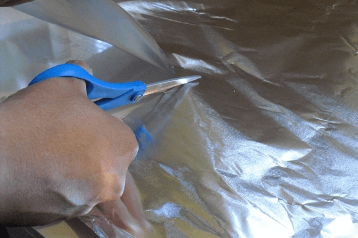 Een van de toepassingen van aluminiumfolie is scharen slijpen