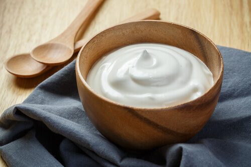 Witte aanslag op de tong en yoghurt