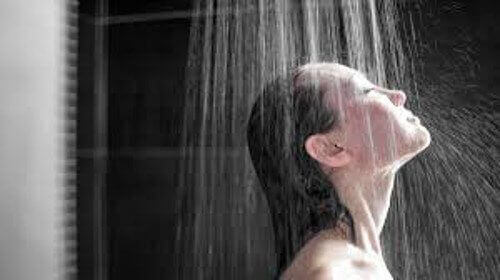 8 fouten die je maakt wanneer je dagelijks doucht