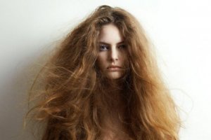 Droog haar behandelen met 5 natuurlijke ingrediënten