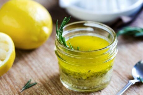 Migraine behandelen met olijfolie met citroen