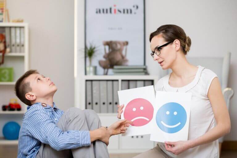 Jongetje dat last heeft van het syndroom van Asperger