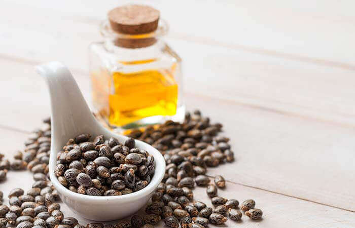 Rimpeltjes op je voorhoofd verzachten met castorolie, rozenwater en melk