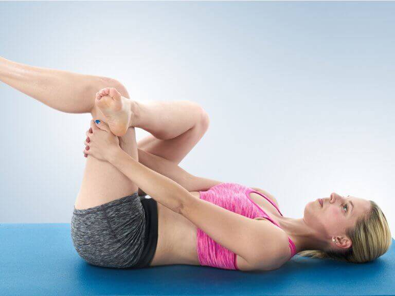 De onderrug versterken met de cross stretch