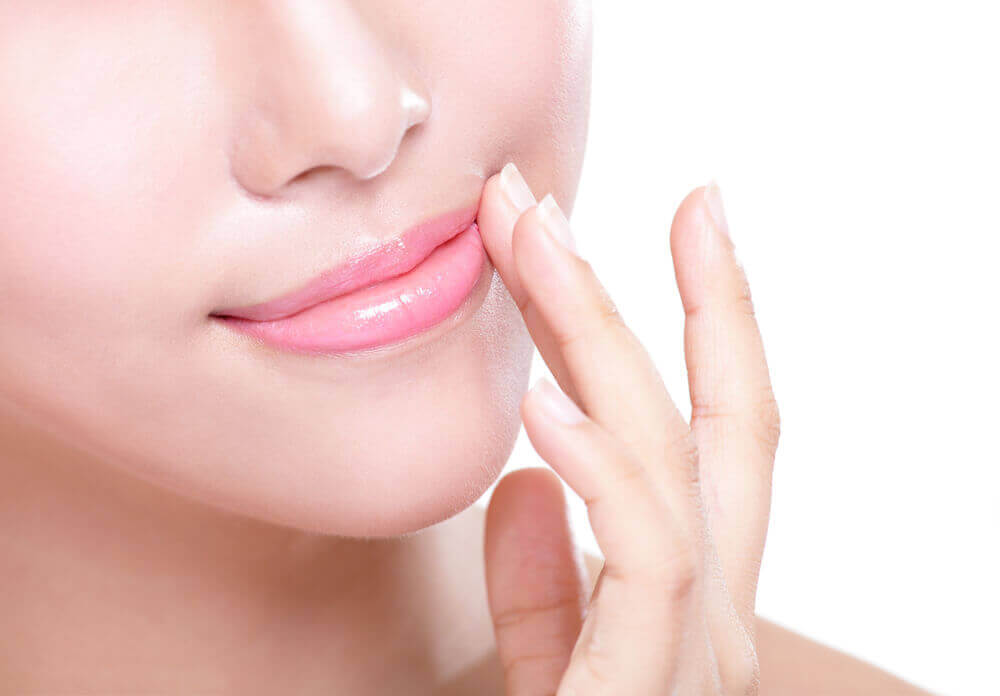 Droge lippen voorkomen door lippenbalsem te gebruiken