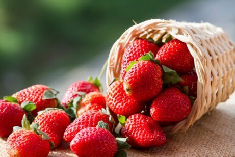 Fruitsoorten zoals aardbeien zijn echte vetverbranders