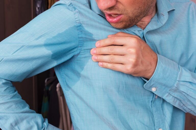 boeket helpen Ongrijpbaar Hoe verwijder je zweetvlekken uit je kleding?