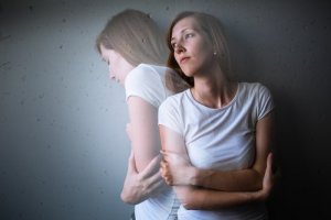 Angstaanvallen kalmeren: ontdek de factoren die van belang zijn
