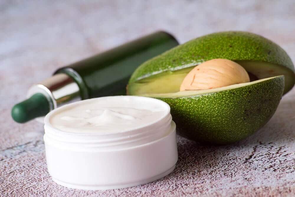 Nachtcrème met avocado en ei voor de perfecte huid