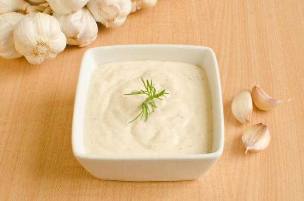 Knoflooksaus zelf maken