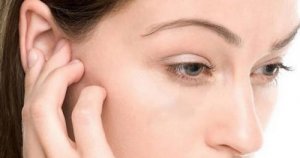 Water verwijderen uit je oren: 4 tips