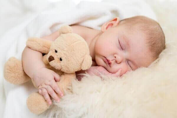 Een baby alleen laten