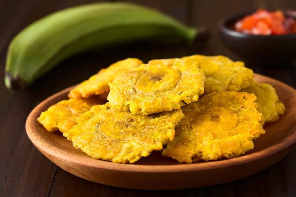 Tostones van groene bakbanaan