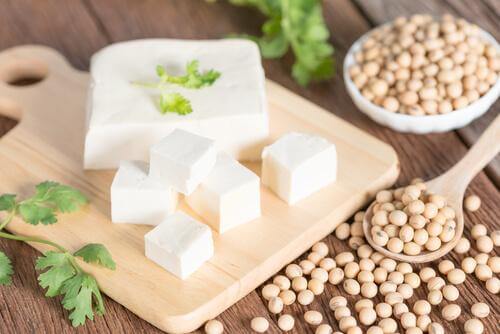 Tofu als gezond alternatief voor ongezonde voedingsmiddelen