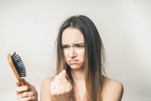 De beste remedies tegen haaruitval