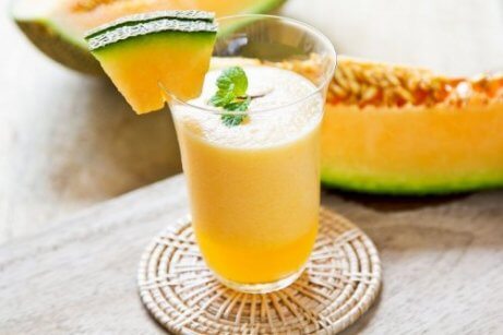 Indrukwekkende fruitsmoothies met meloen