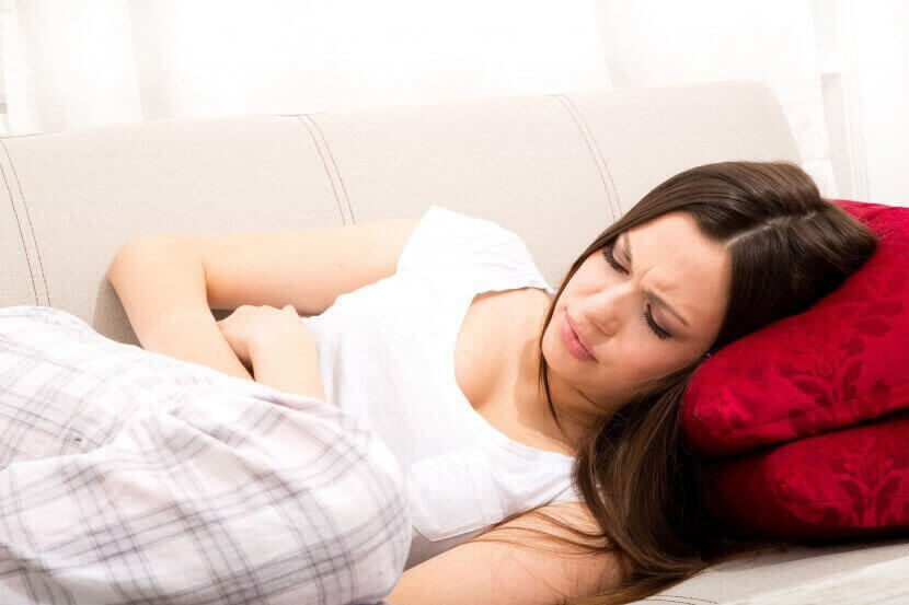 Remedies met kamille zijn behulpzaam tegen menstruatiekrampen