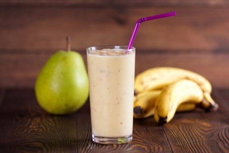 Smoothie van banaan en peer