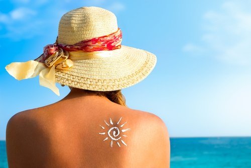 Zonnebaden, want vitamine D is een van de vitamines die niet in je dieet mogen ontbreken