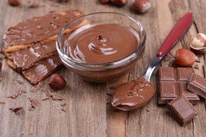 Een voedzame en heerlijke chocoladepasta die je zelf kan maken
