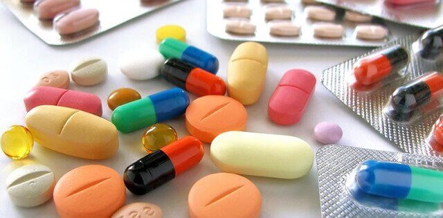 Verschillende gekleurde pillen