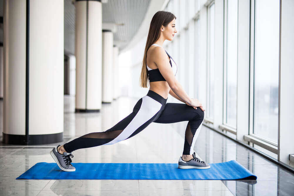 Vrouw doet lunges