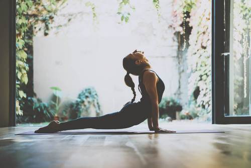 Yoga-oefeningen die niet helpen gewicht te verliezen