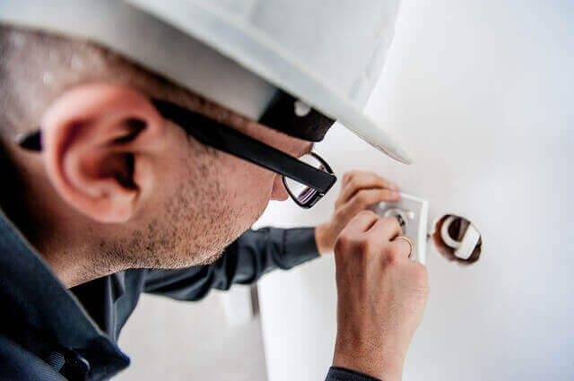 Elektriciteitsrekening laten dalen door een deskundige in te schakelen