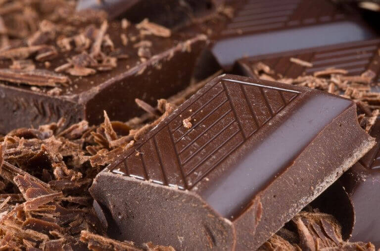 Je humeur verbeteren met bittere chocolade