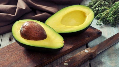 Avocado helpt tegen droge en gebarsten huid