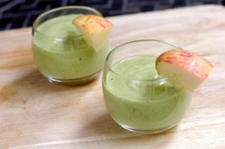 Smoothies met avocado en appel