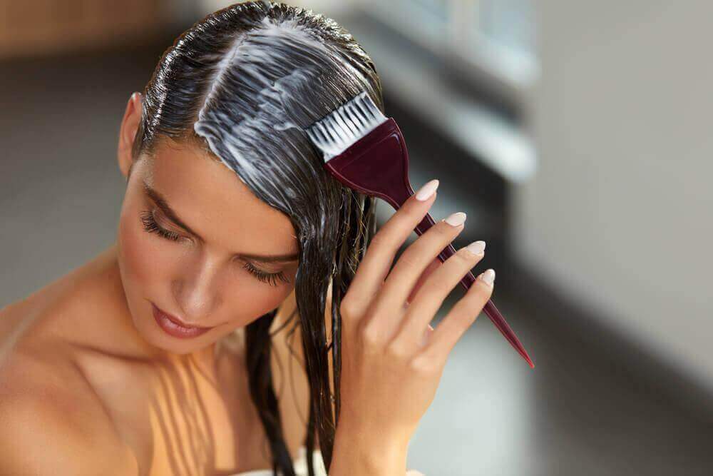 Deze haarverzorgingsbehandeling herstelt je haar snel