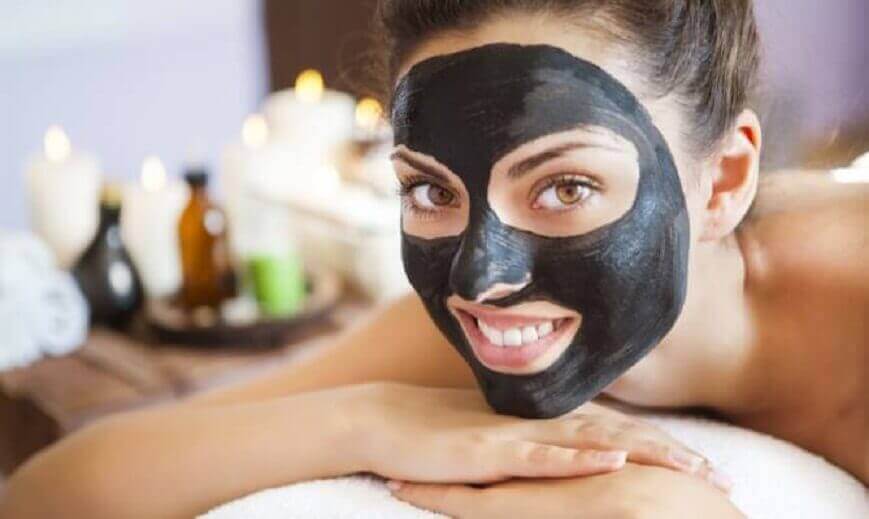 Zwart gezichtsmasker