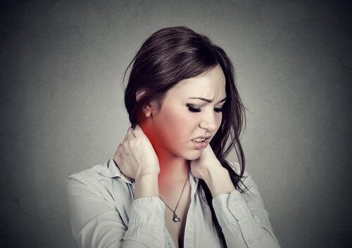 Vier eenvoudige oefeningen tegen nekpijn