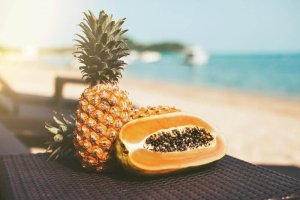 Ontgift je lichaam met papaja en ananas