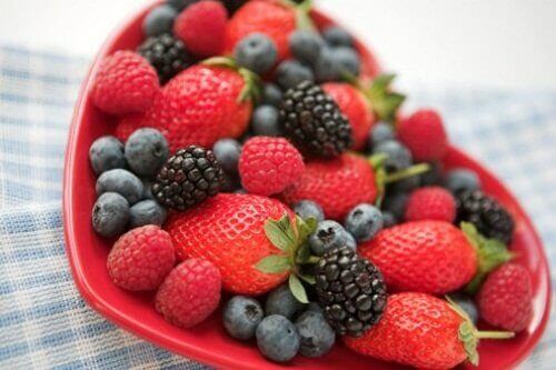 Rode vruchten helpen tegen droge en gebarsten huid