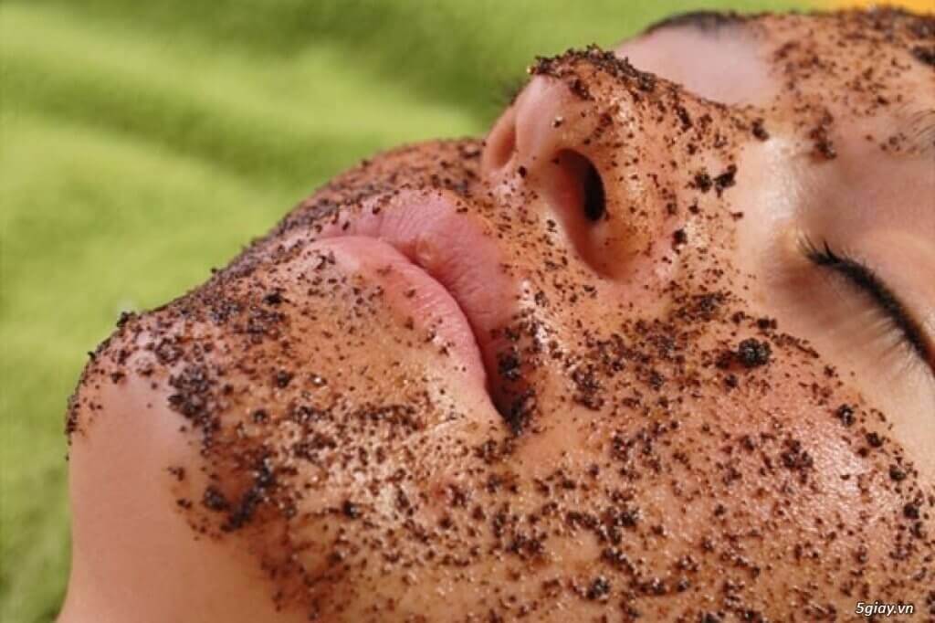 Exfoliërende bodyscrubs voor de droge huid met koffie