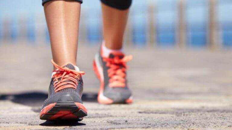 Hoe artritis bestrijden met natuurlijke remedies zoals wandelen
