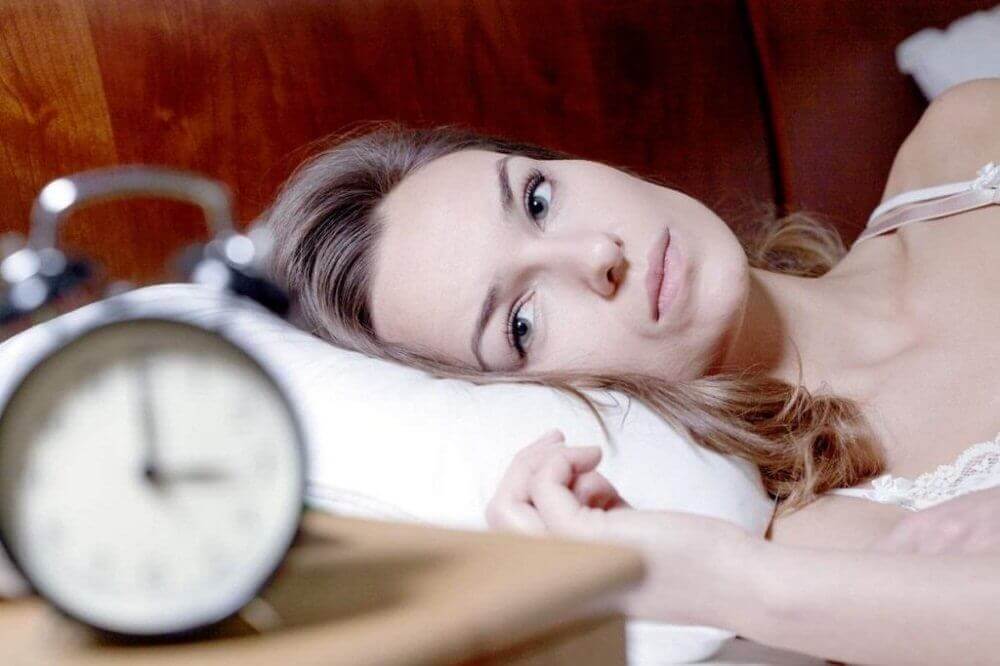 Slechte gewoonten die je sneller ouder maken zoals te weinig slapen