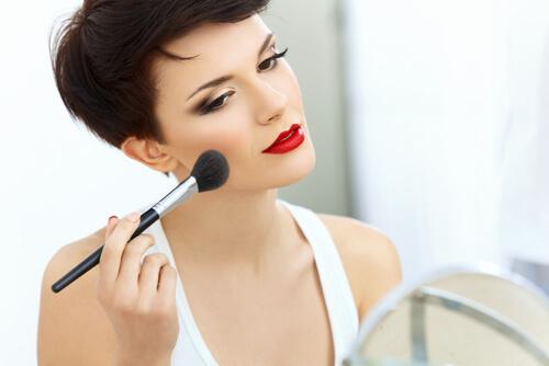 Slechte gewoonten die je sneller ouder maken zoals make-up