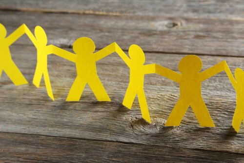 Slinger van papieren poppetjes