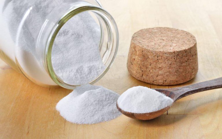 12 manieren om zuiveringszout als schoonmaakmiddel te gebruiken