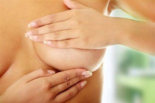 Symptomen van gezwellen in de borsten
