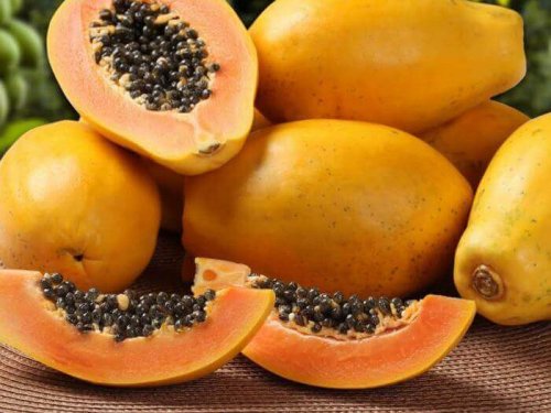 Gebarsten lippen verzorgen met papaja