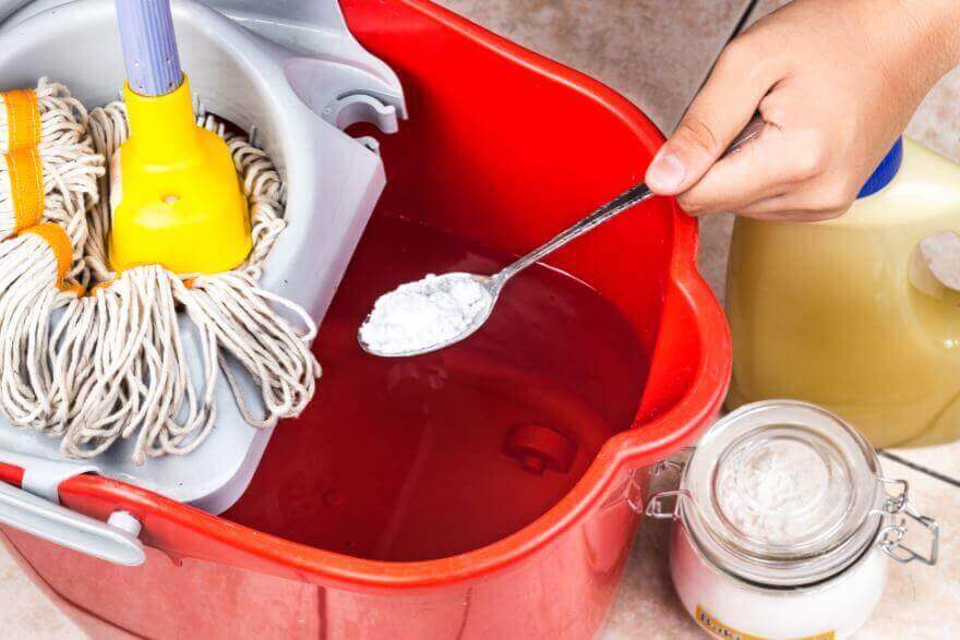 Maak grote oppervlakken gemakkelijk schoon met zuiveringszout