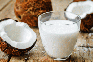 Je gezichtshuid mooier maken met kokosmelk