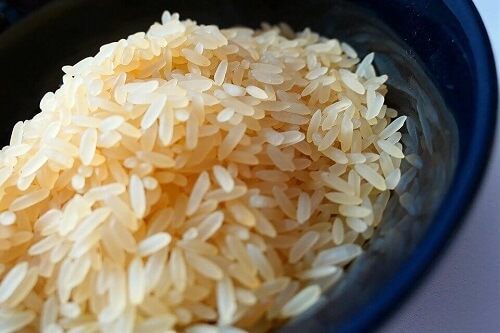Bodyscrub op basis van rijst en zuiveringszout