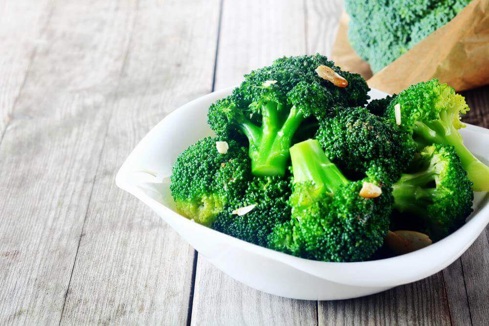 Schaal met broccoli