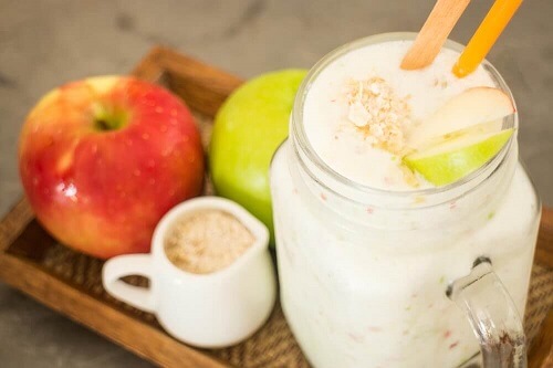Ontgiftende smoothie met appel en havermout
