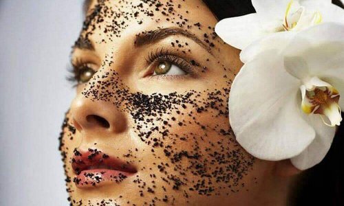 Gezichtshaar verminderen met koffie